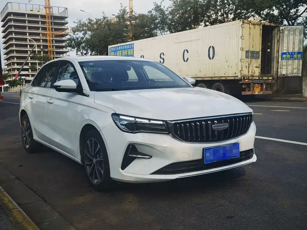 Geely Emgrand 2025