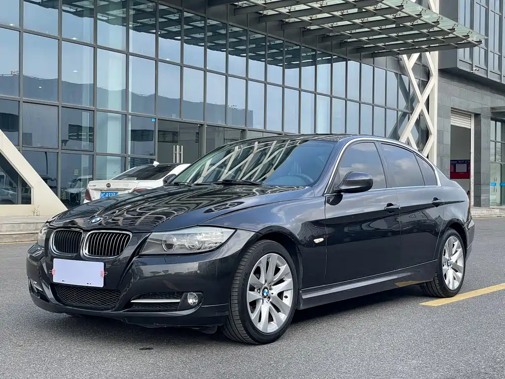 BMW 3 Series 2012 — фото 1