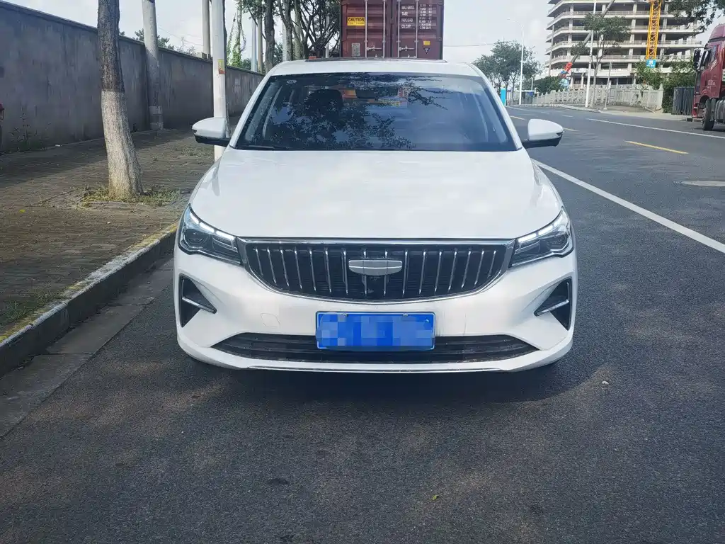 Geely Emgrand 2025