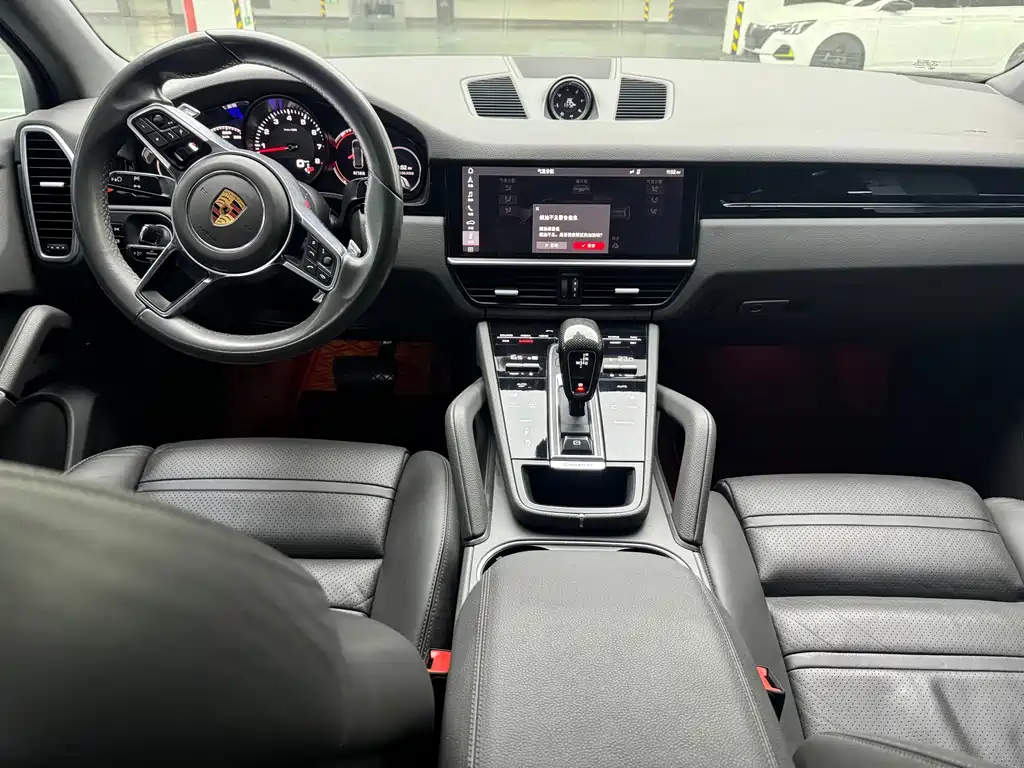 Porsche Cayenne 2018 — фото 9