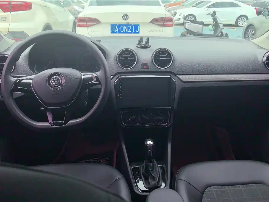 Volkswagen Jetta 2018 — фото 12