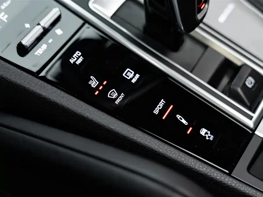 Porsche Cayenne 2019 — фото 21