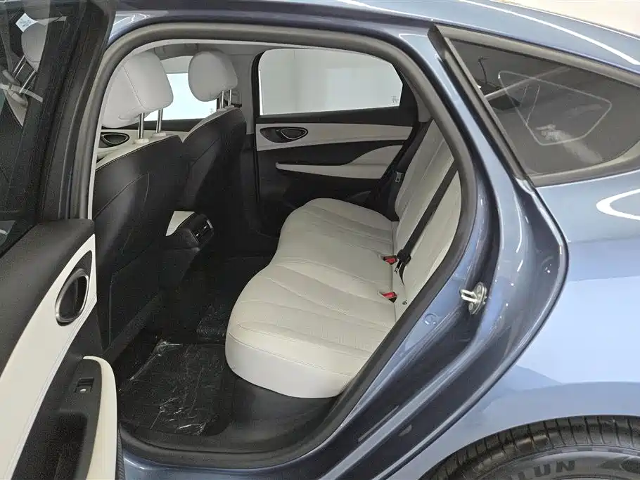 BYD Seal 05 DM-i 2025 — фото 11