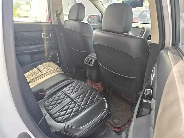 Mitsubishi Outlander 2020