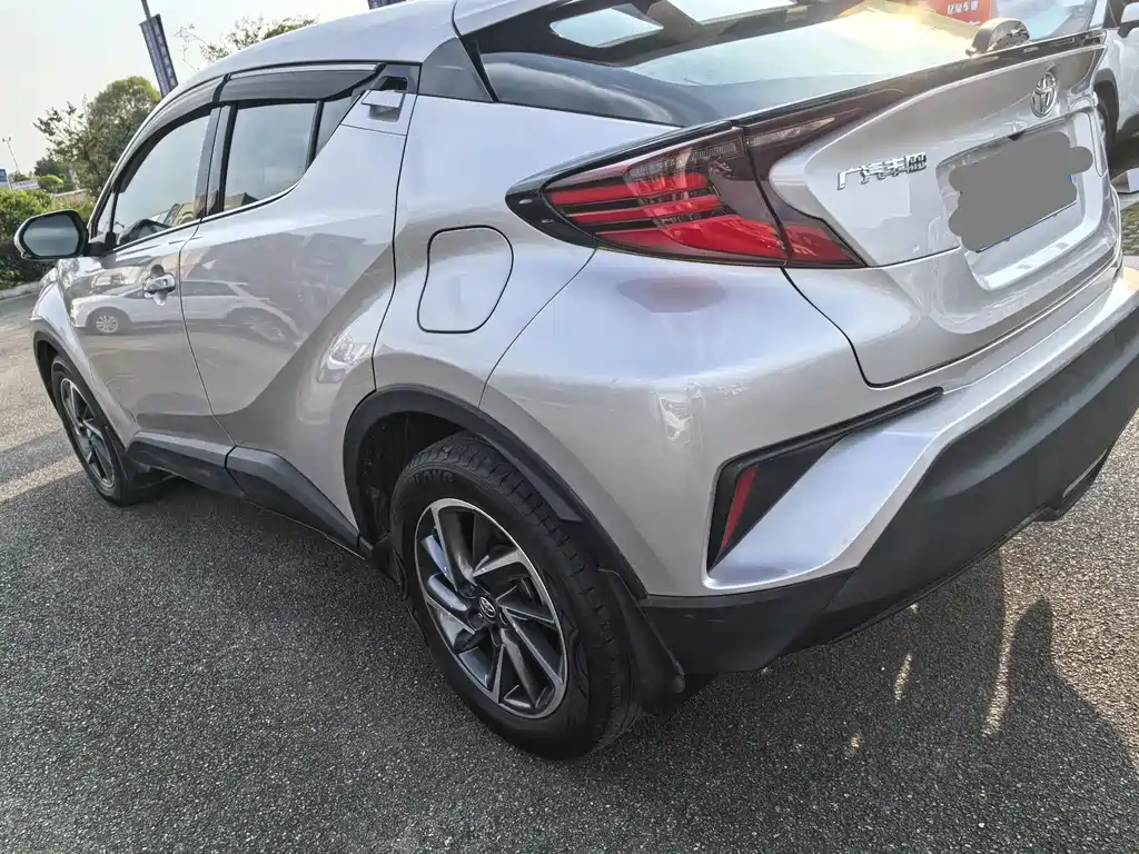 Toyota C-HR 2022 — фото 9
