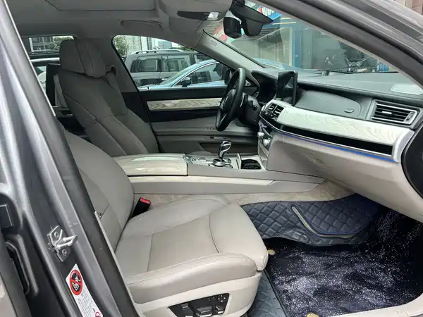 BMW 7 Series 2009