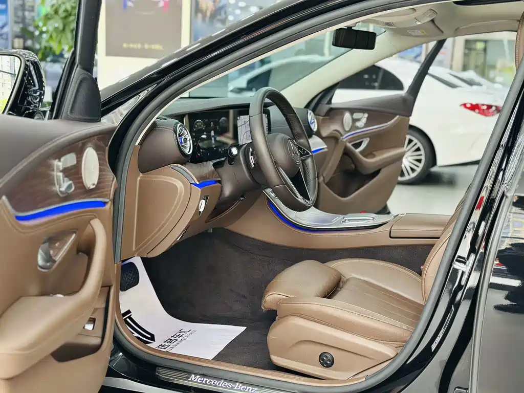 Mercedes-Benz E-Class 2022 — фото 5