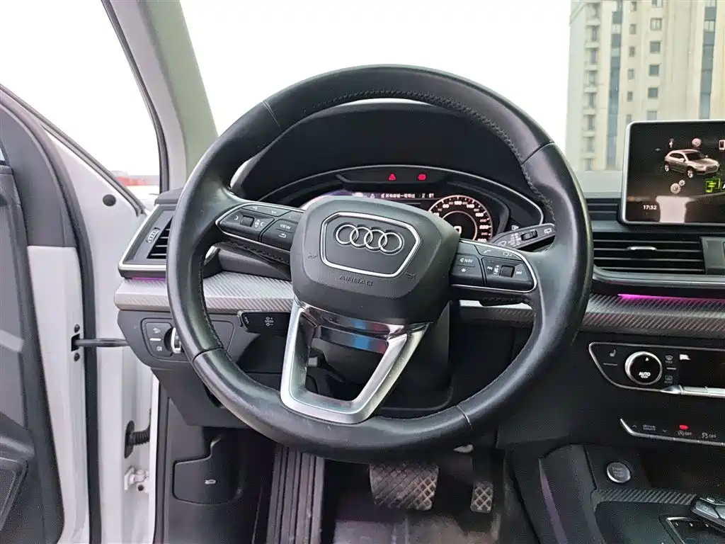 Audi Q5L 2022 — фото 6