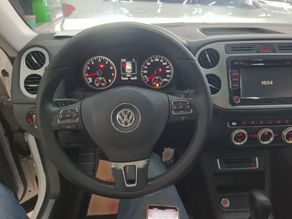 Volkswagen Tiguan 2016 — фото 10