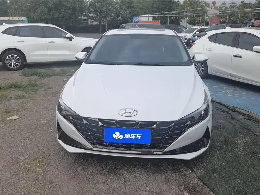 Hyundai Elantra 2023