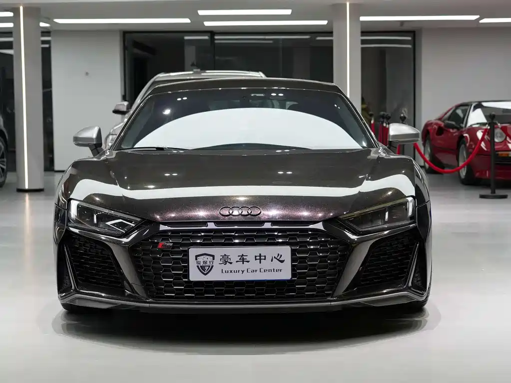 Audi R8 2022 — фото 9
