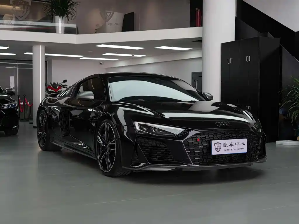 Audi R8 2022 — фото 19