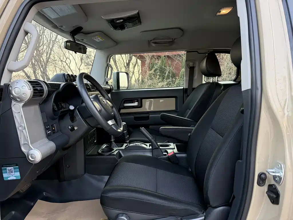 Toyota FJ Cruiser 2020 — фото 9