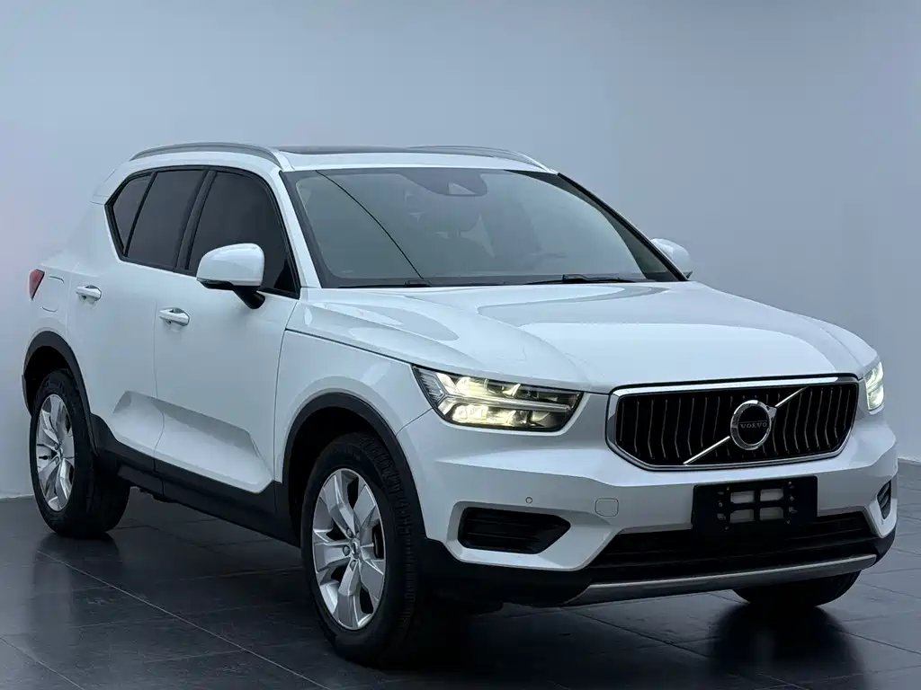 Volvo XC40 2021 — фото 3