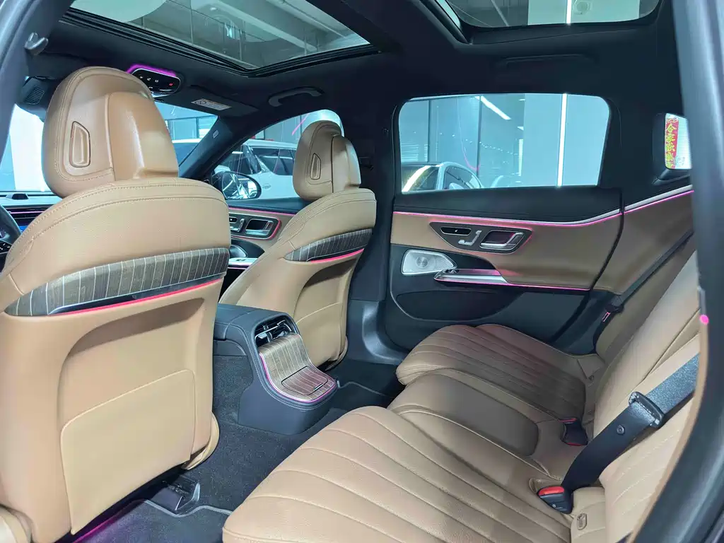 Mercedes-Benz E-Class 2025 — фото 20