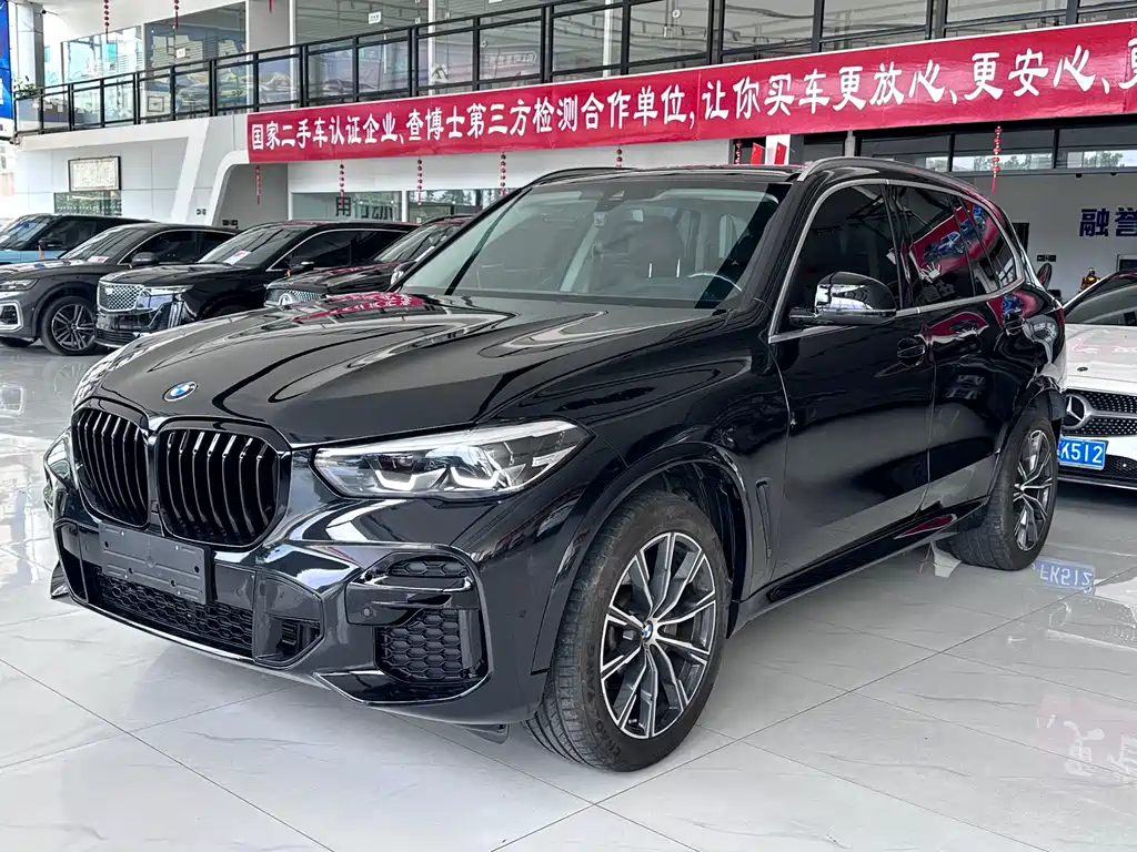 BMW X5 2022 — фото 1