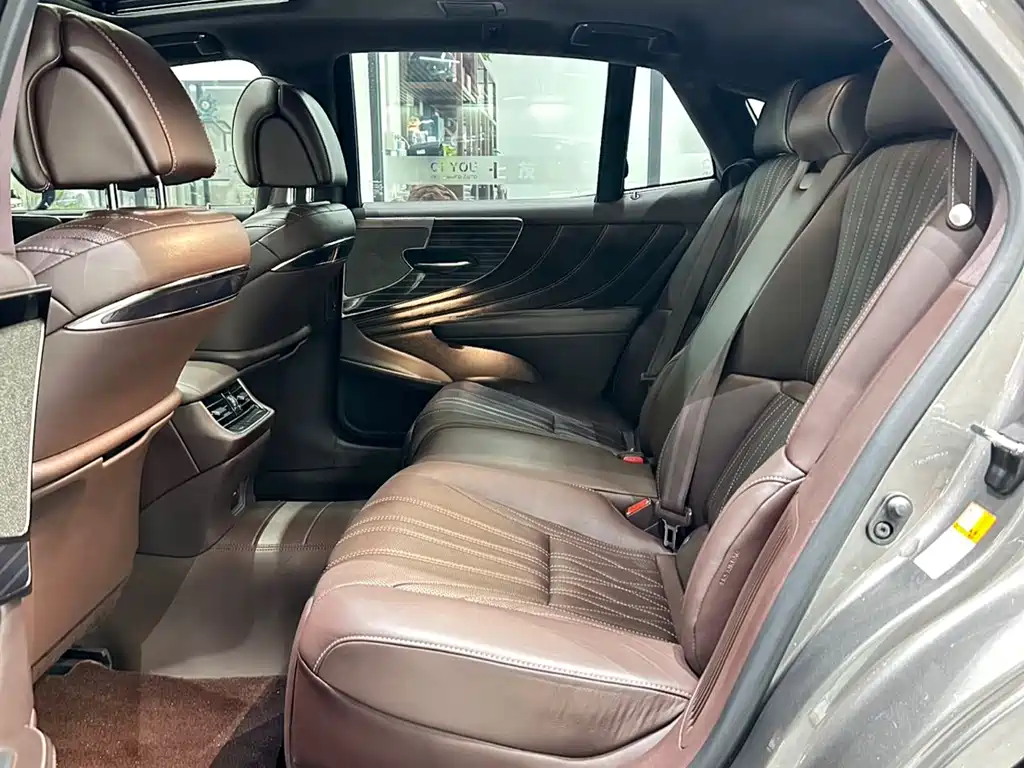 Lexus LS 2020 — фото 12