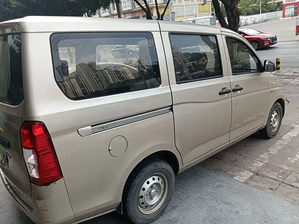 Wuling Rongguang V 2018 — фото 7
