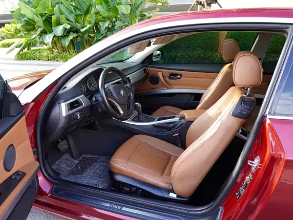 BMW 3 Series 2010