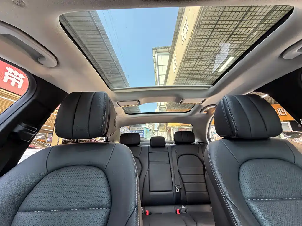 Mercedes-Benz C-Class 2019 — фото 19