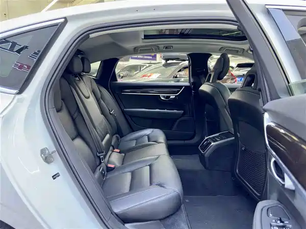 Volvo S90 2018