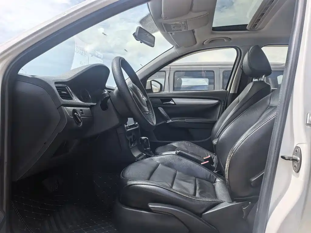 Volkswagen Lavida 2013