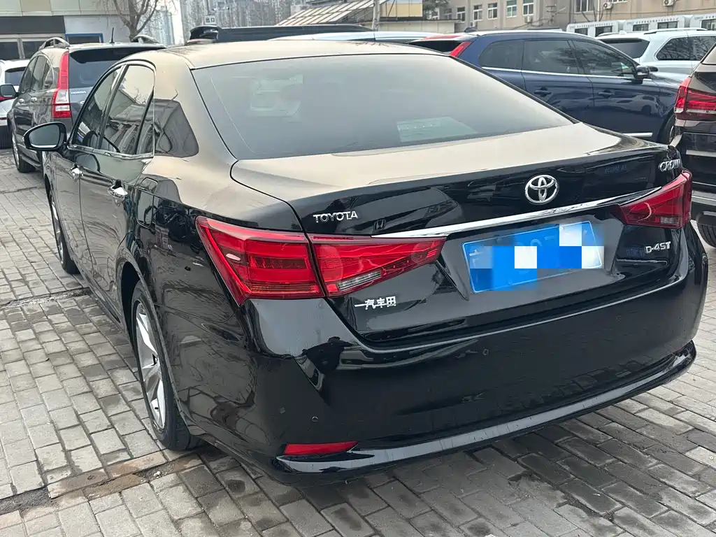 Toyota Crown 2017 — фото 12