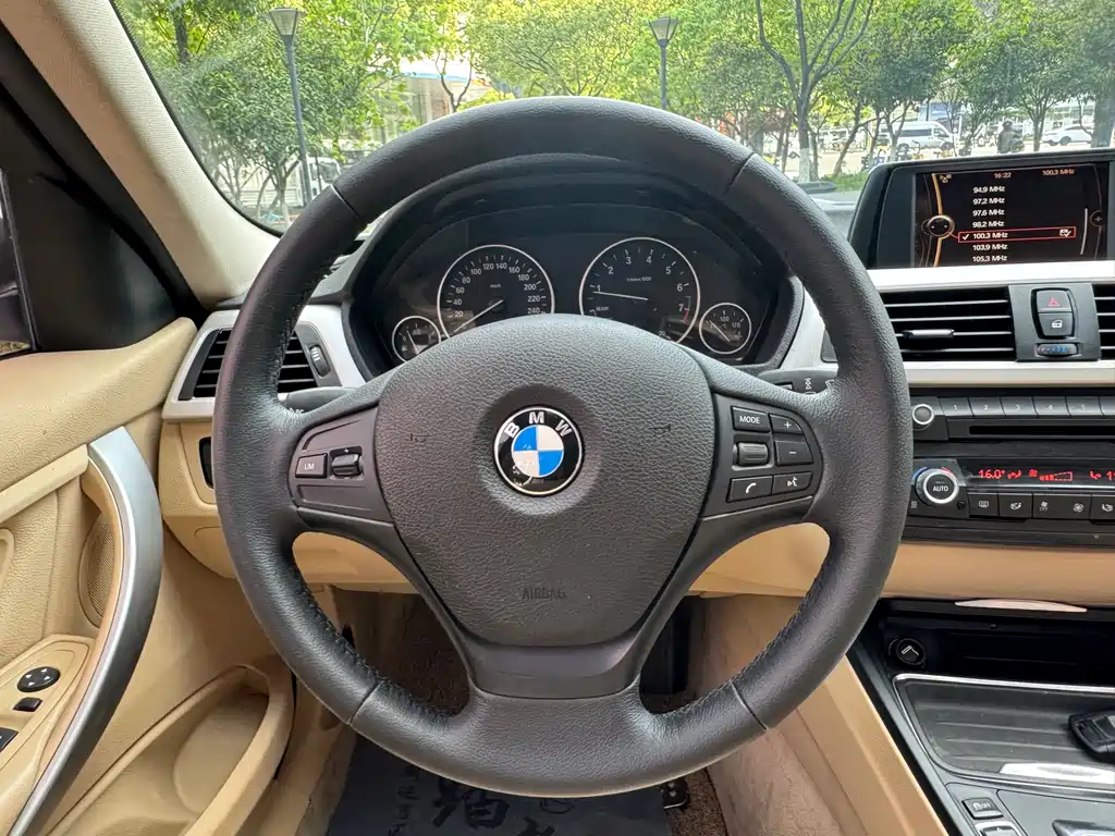 BMW 3 Series 2014 — фото 17