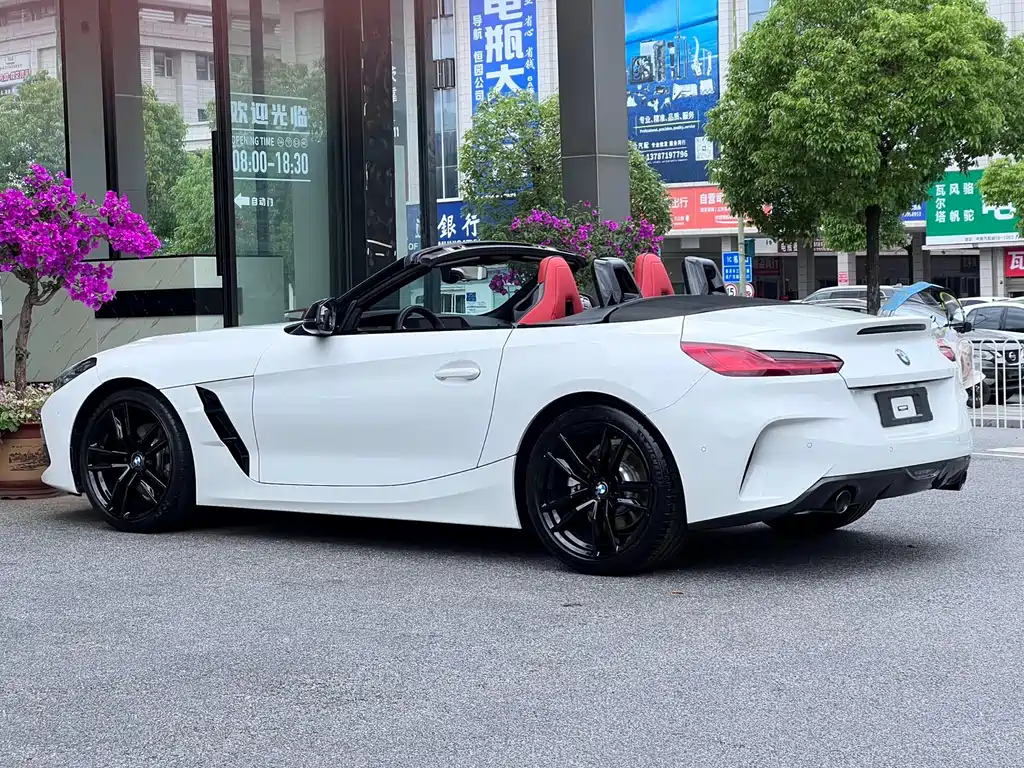 BMW Z4 2022 — фото 7
