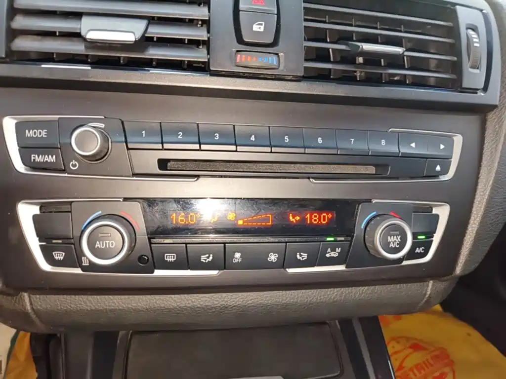 BMW 1 Series 2015 — фото 13