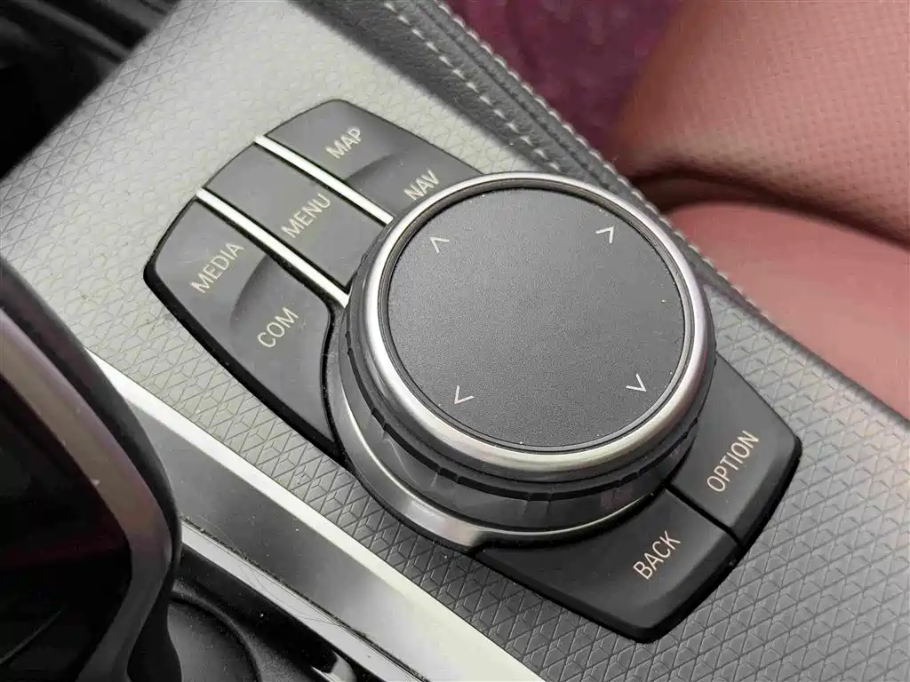 BMW 5 Series New Energy 2020 — фото 14