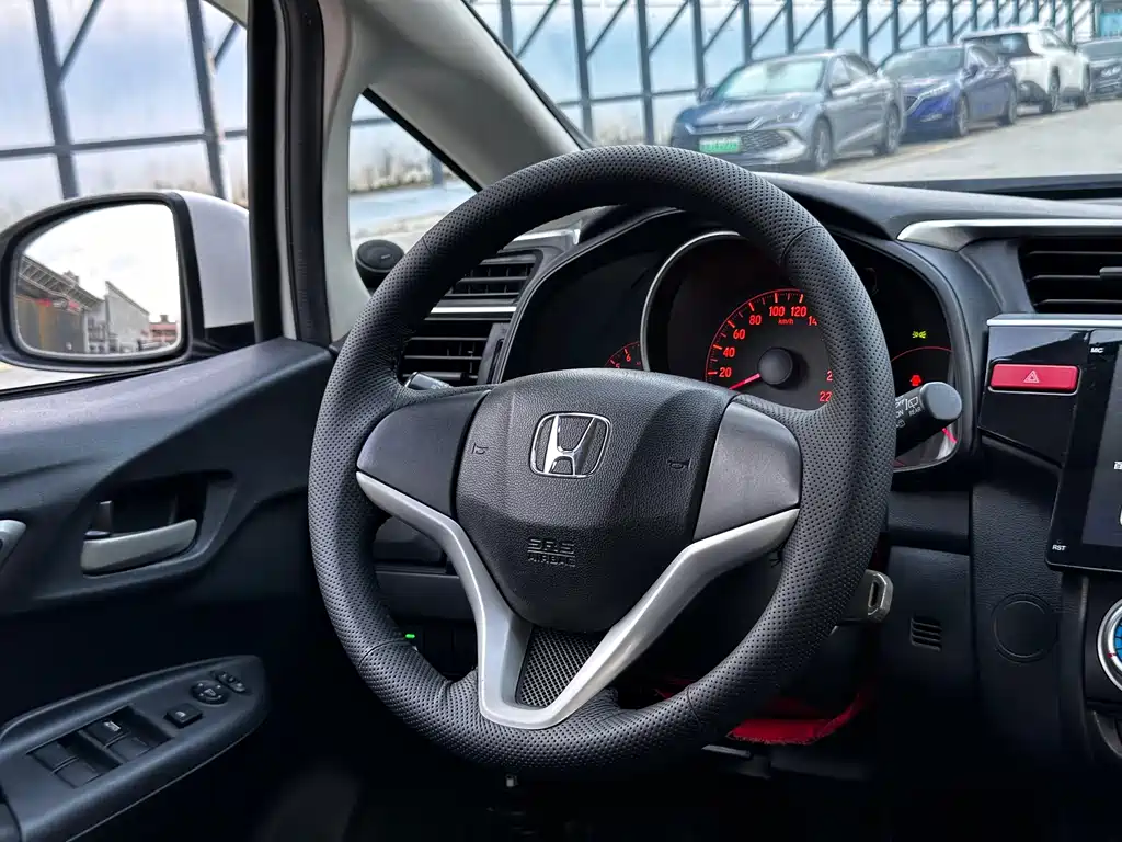 Honda Fit 2015 — фото 16