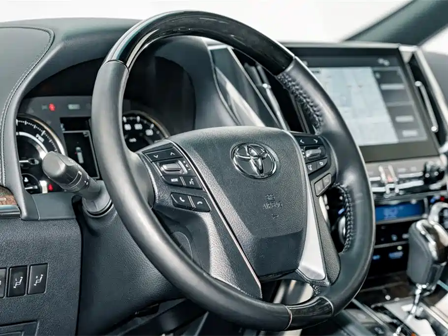 Toyota Vellfire 2022 — фото 9