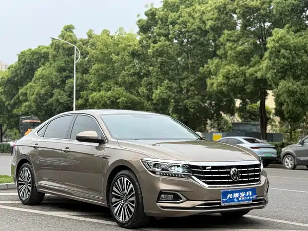 Volkswagen Passat 2021