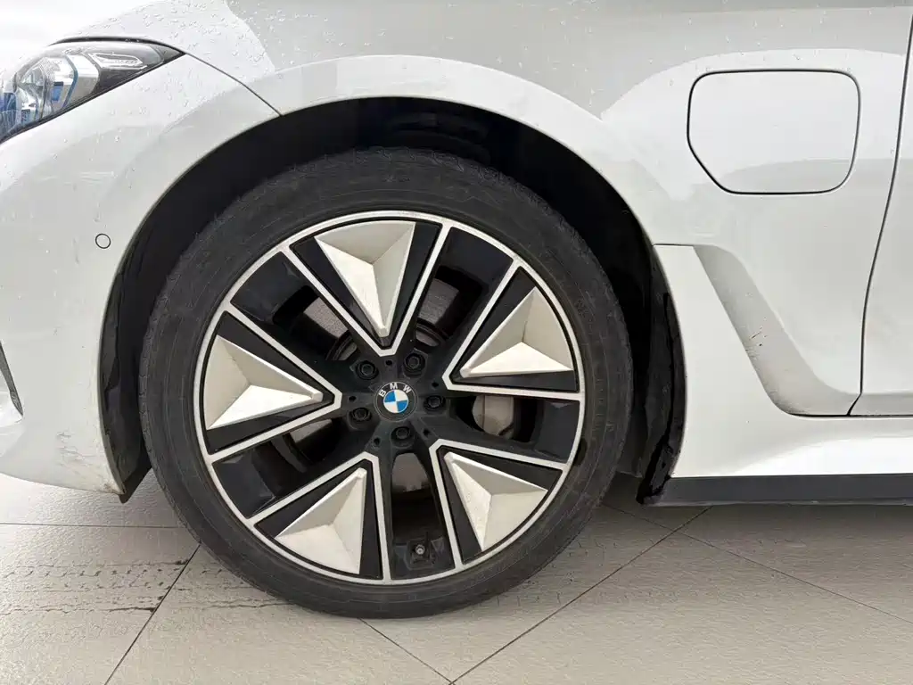 BMW i3 2024 — фото 6