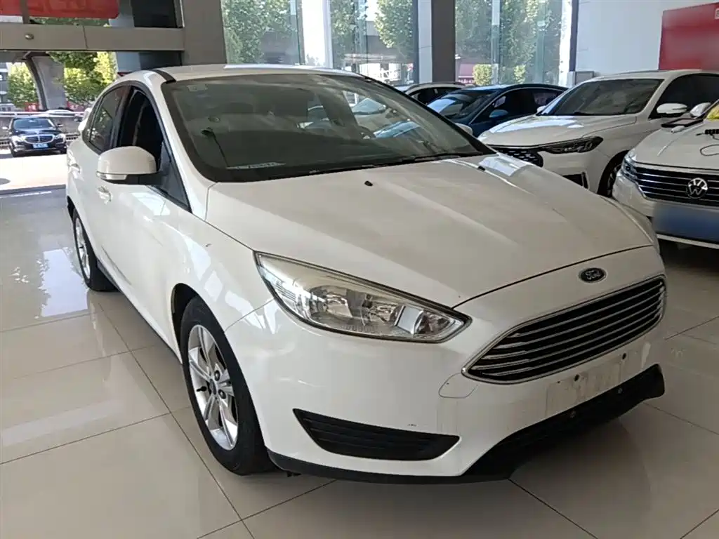 Ford Focus 2018 — фото 4