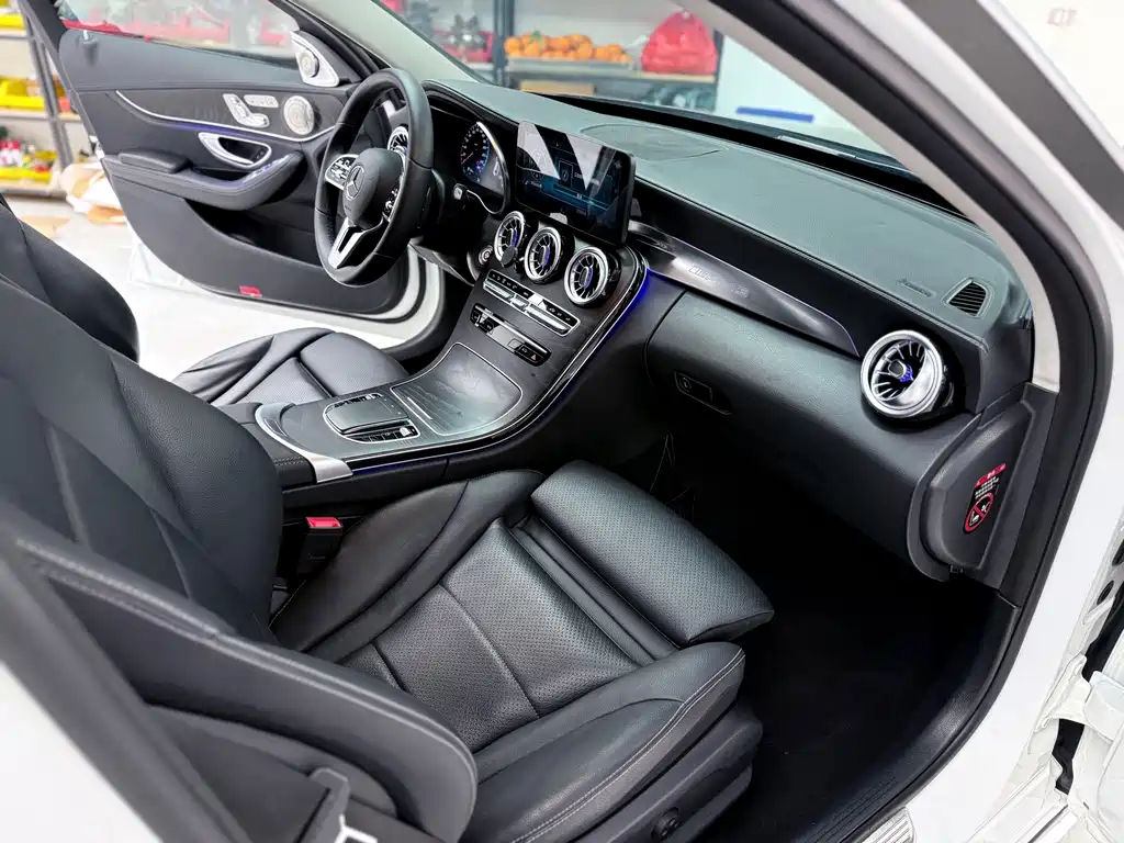 Mercedes-Benz C-Class 2019 — фото 13