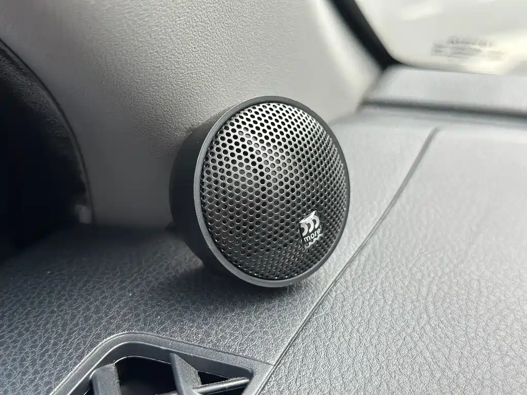 Toyota Yaris L 2023 — фото 11