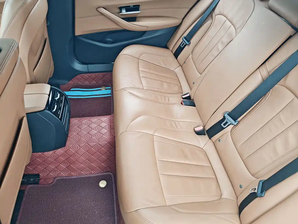 BMW 5 Series 2017 — фото 17