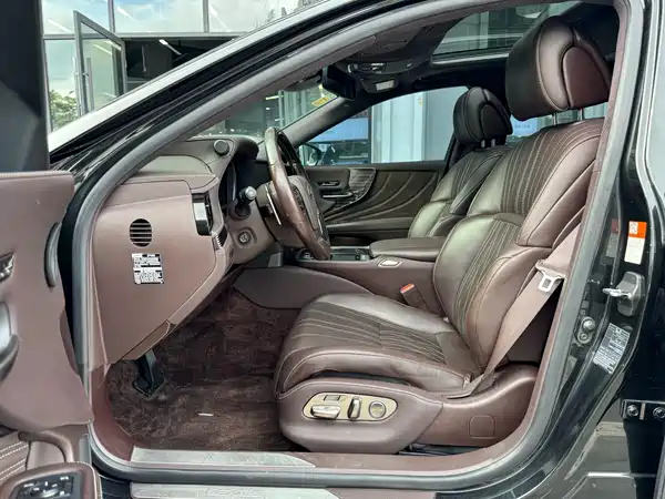 Lexus LS 2020