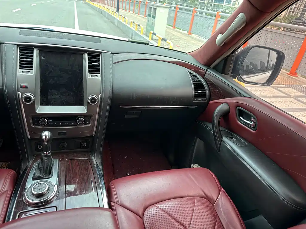 Nissan Patrol 2018 — фото 10