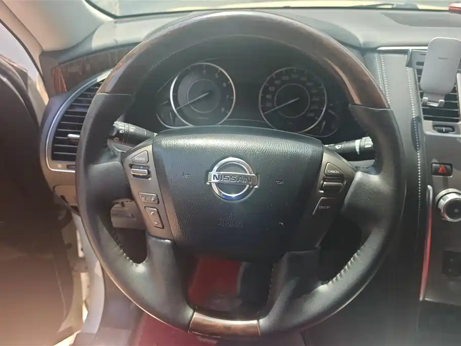 Nissan Patrol 2018 — фото 15