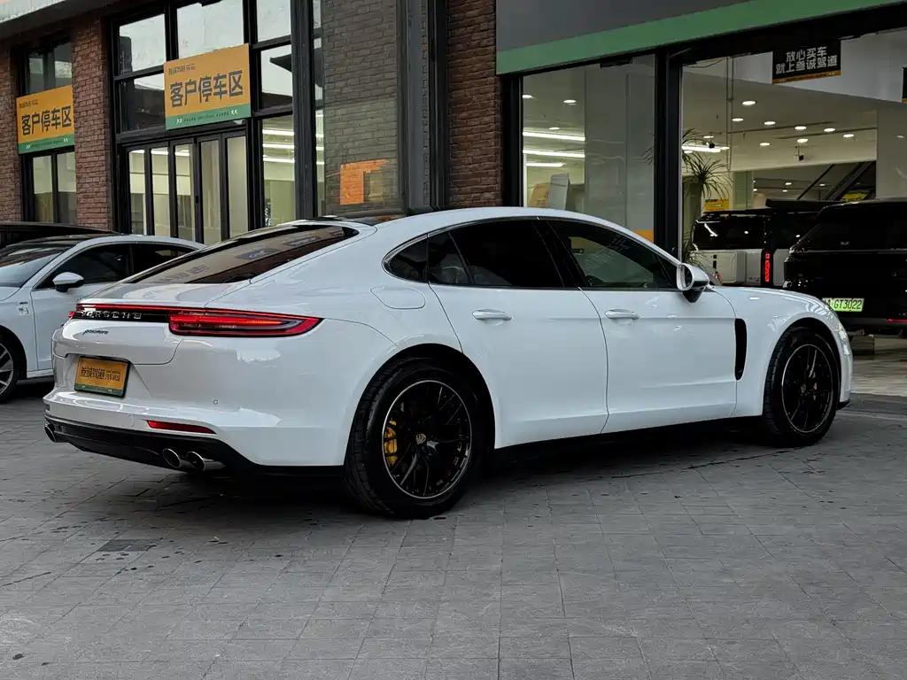 Porsche Panamera 2018 — фото 4