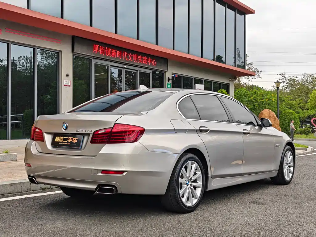 BMW 5 Series 2015 — фото 6