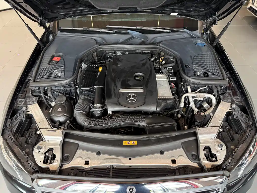 Mercedes-Benz E-Class 2018 — фото 12