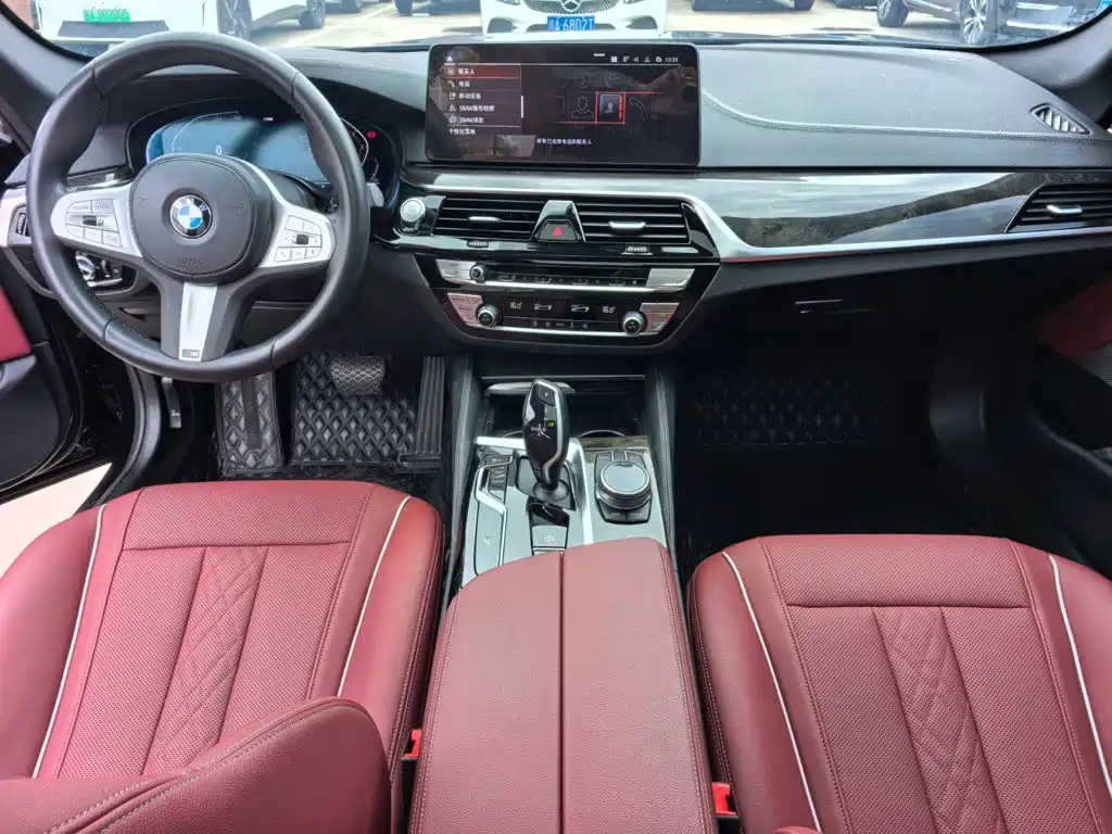 BMW 5 Series 2023 — фото 10