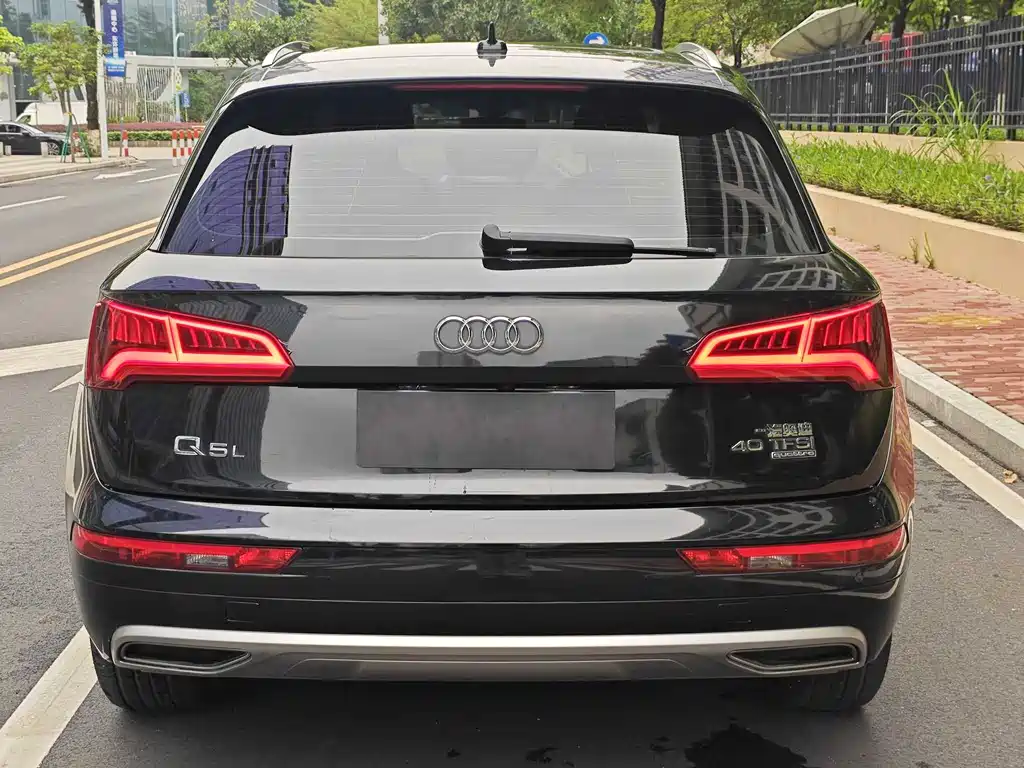 Audi Q5L 2021 — фото 5