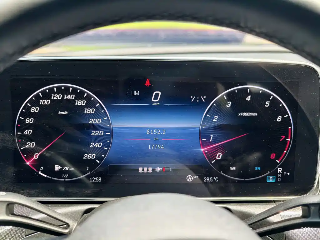 Mercedes-Benz C-Class 2024 — фото 10