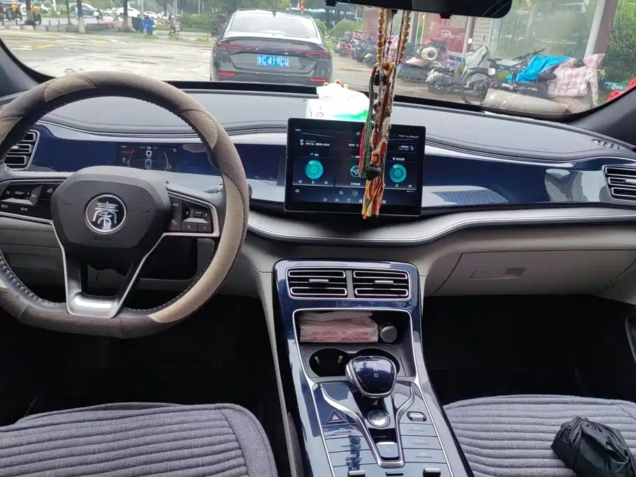 BYD Qin PLUS 2022 — фото 12