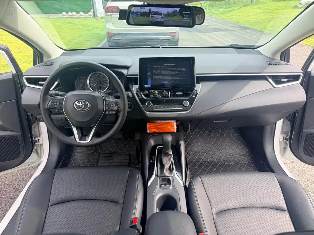 Toyota Corolla 2023 — фото 13
